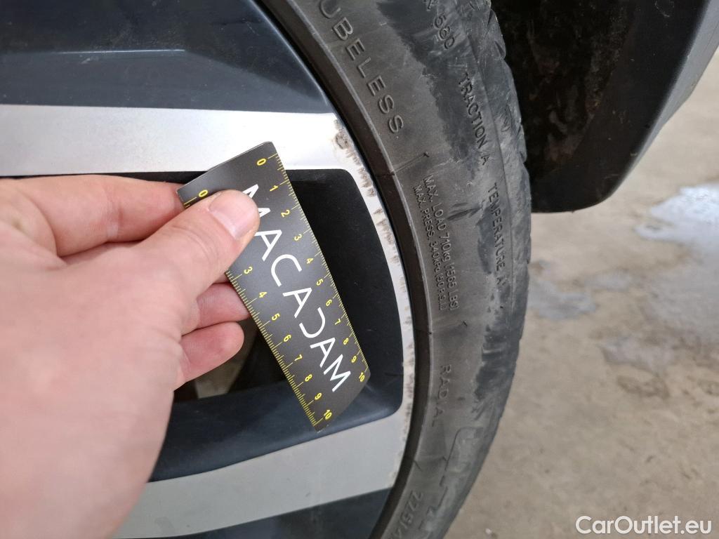  Nissan  Qashqai NISSAN  / 2017 / 5P / Crossover 1.3 DIG-T 140 Tekna #38