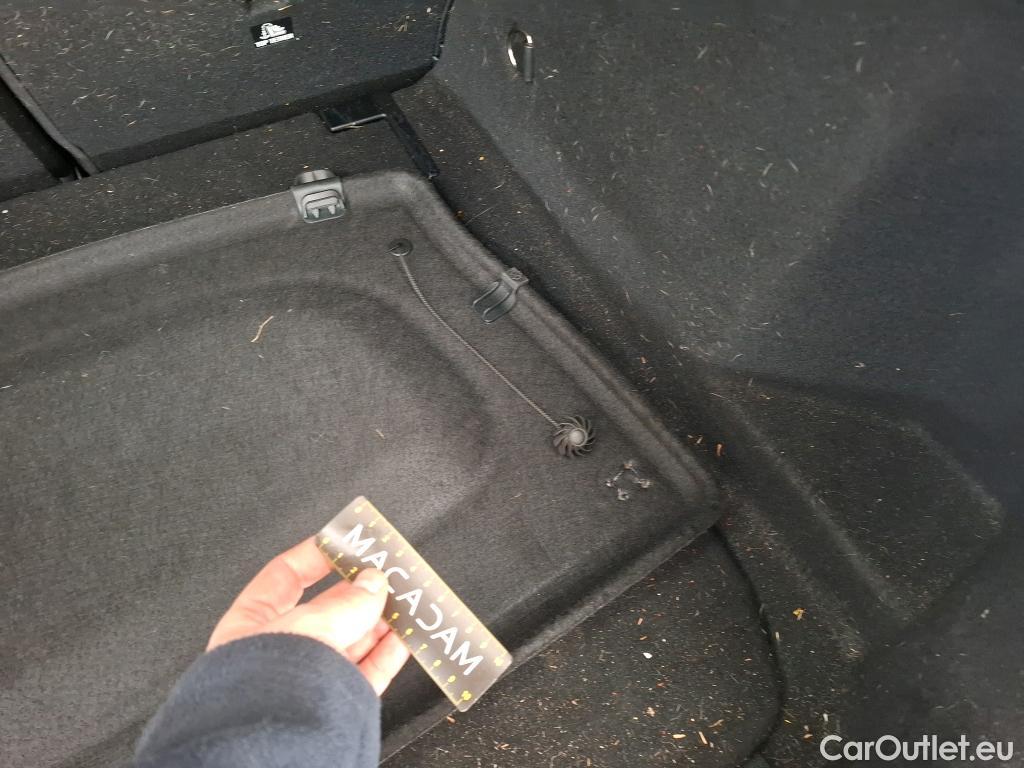  Mercedes  A-Klasse MERCEDES-BENZ Classe A Compact / 2018 / 5P / Berline A 180 d Business Line #6