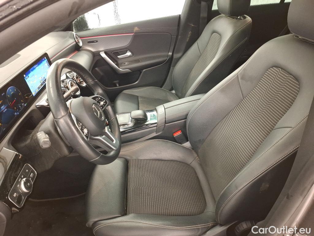  Mercedes  CLA-Klasse MERCEDES-BENZ CLA Shooting Brake / 2019 / 5P / Break CLA 200 d Business Line BA8 #38