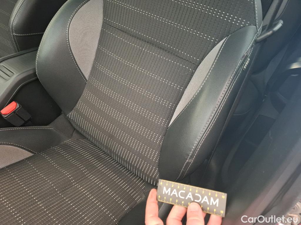  Peugeot  2008  Allure Business 1.2 PureTech 110CV BVA6 E6 #48