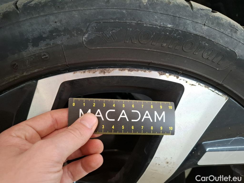  Nissan  Qashqai NISSAN  / 2017 / 5P / Crossover 1.3 DIG-T 140 Tekna #34