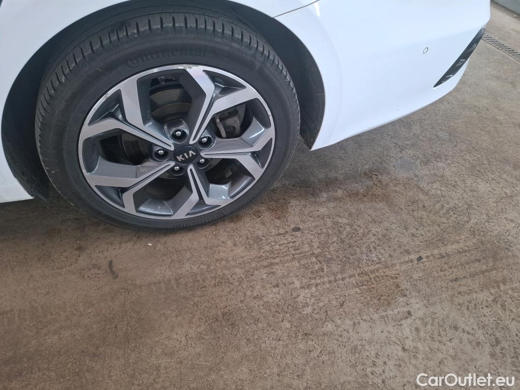  KIA  Cee'd KIA ceed / 2018 / 5P / Break 1.6 GDI ISG ISG PHEV PREMIUM SW DCT7 #11