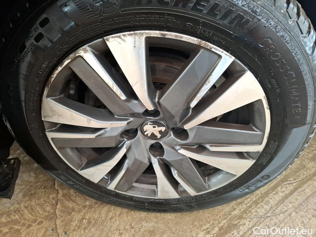  Peugeot  2008  Allure Business 1.2 PureTech 110CV BVA6 E6 #37