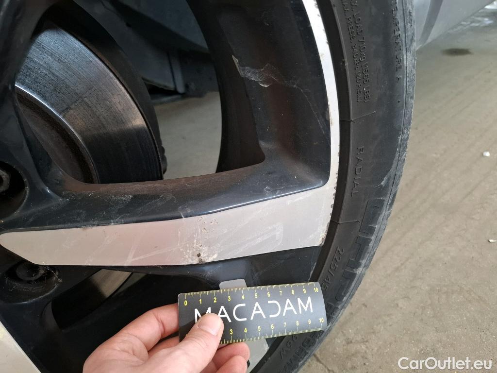  Nissan  Qashqai NISSAN  / 2017 / 5P / Crossover 1.3 DIG-T 140 Tekna #35