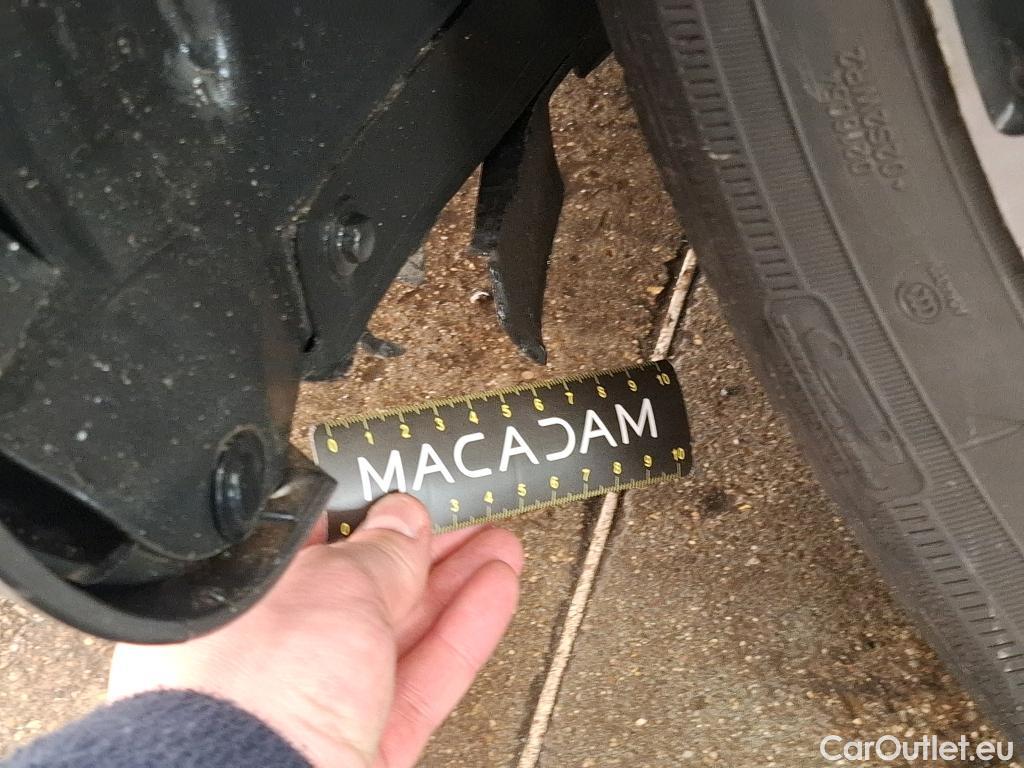  Mercedes  A-Klasse MERCEDES-BENZ Classe A Compact / 2018 / 5P / Berline A 180 d Business Line #23