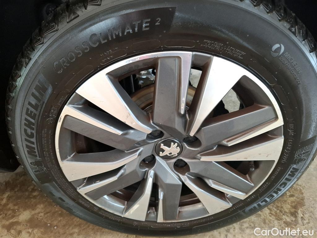  Peugeot  2008  Allure Business 1.2 PureTech 110CV BVA6 E6 #25