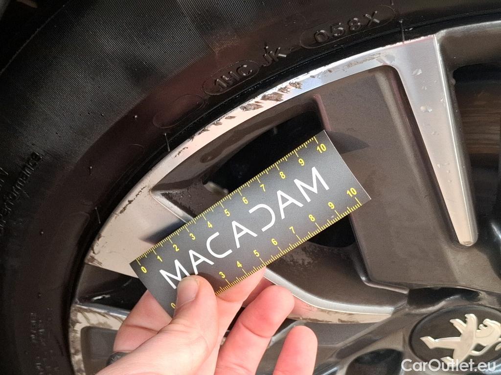  Peugeot  2008  Allure Business 1.2 PureTech 110CV BVA6 E6 #22