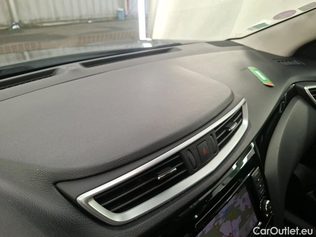  Nissan  Qashqai NISSAN  / 2017 / 5P / Crossover 1.3 DIG-T 160 DCT Business Edition #1