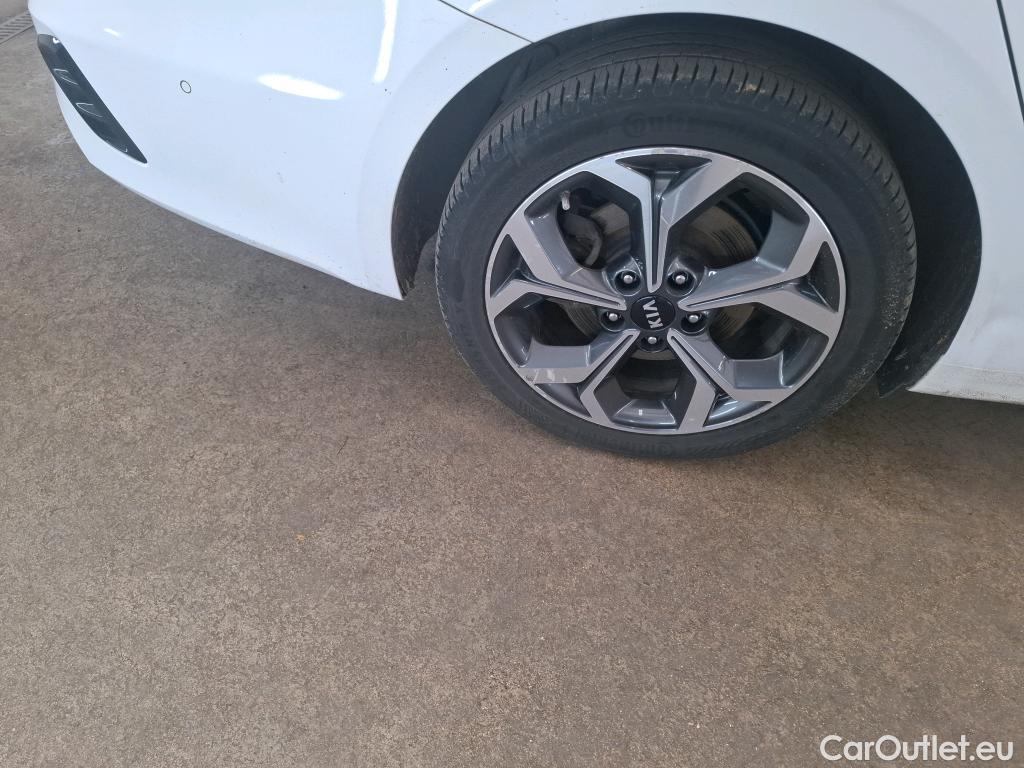  KIA  Cee'd KIA ceed / 2018 / 5P / Break 1.6 GDI ISG ISG PHEV PREMIUM SW DCT7 #17