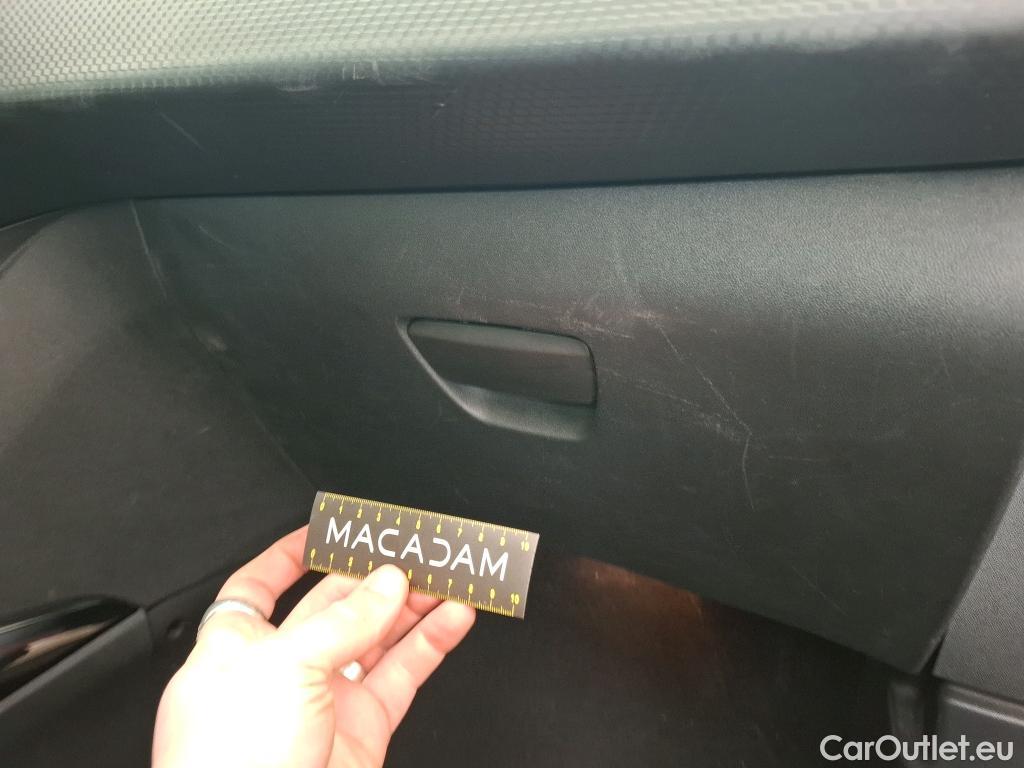  Peugeot  2008  Allure Business 1.2 PureTech 110CV BVA6 E6 #52