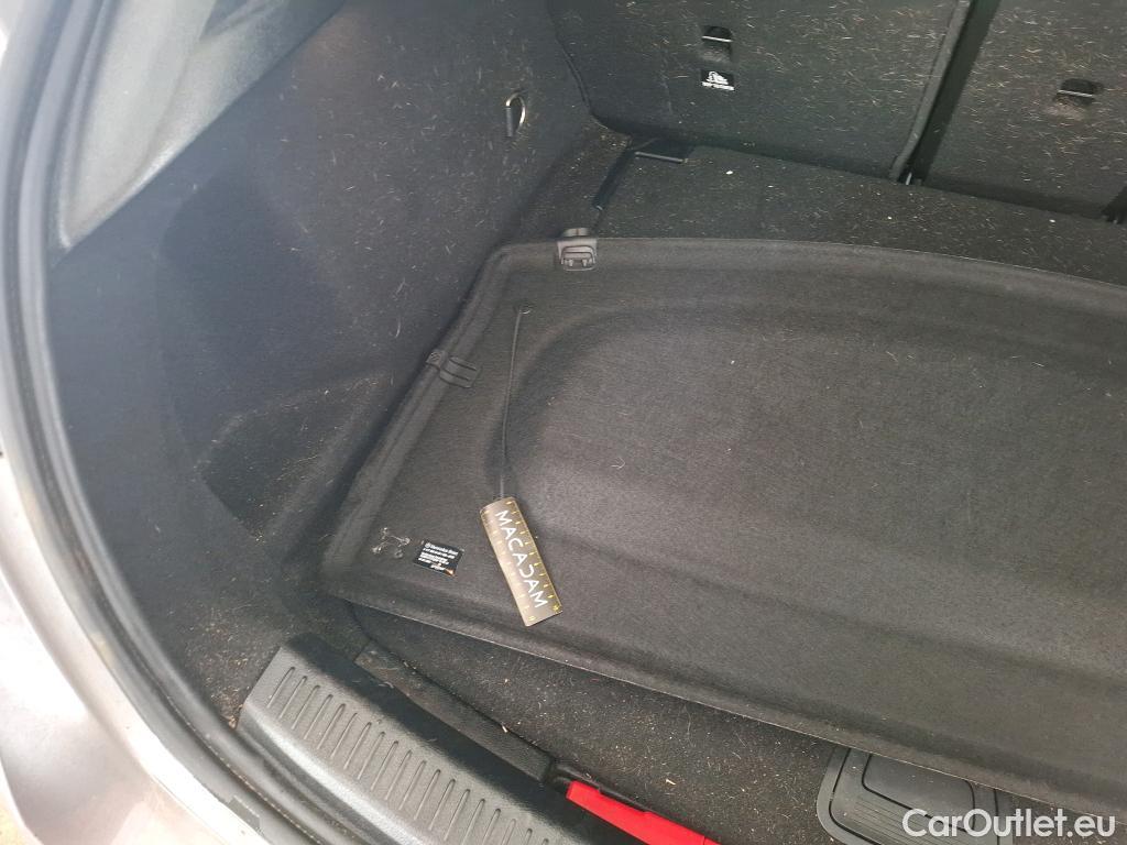  Mercedes  A-Klasse MERCEDES-BENZ Classe A Compact / 2018 / 5P / Berline A 180 d Business Line #28