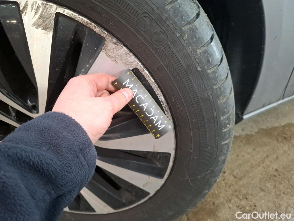  Mercedes  A-Klasse MERCEDES-BENZ Classe A Compact / 2018 / 5P / Berline A 180 d Business Line #4