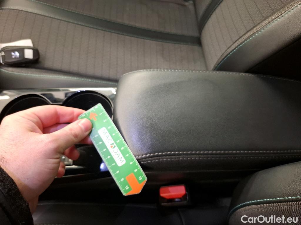  Peugeot  2008  Allure Business 1.5 HDi 130CV BVA8 E6d #32