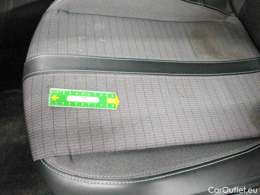  Peugeot  2008  Allure Pack 1.5 HDi 130CV BVA8 E6d #14