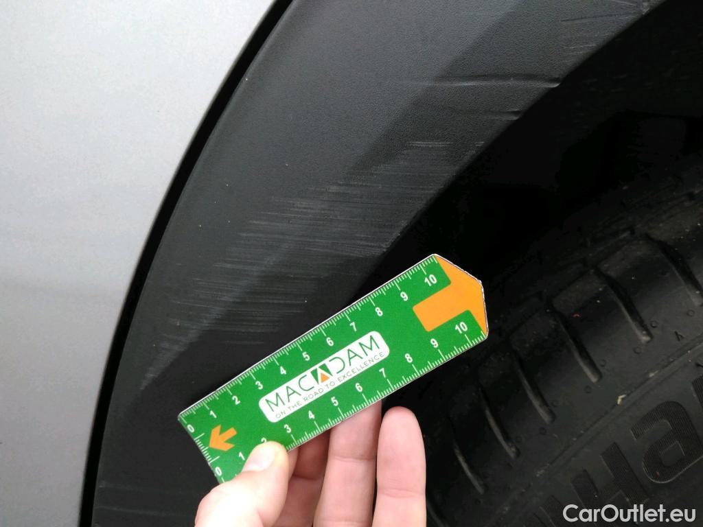  Peugeot  2008  Allure Pack 1.5 HDi 130CV BVA8 E6d #25