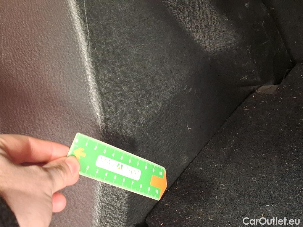  Peugeot  2008  Allure Business 1.5 HDi 130CV BVA8 E6d #21