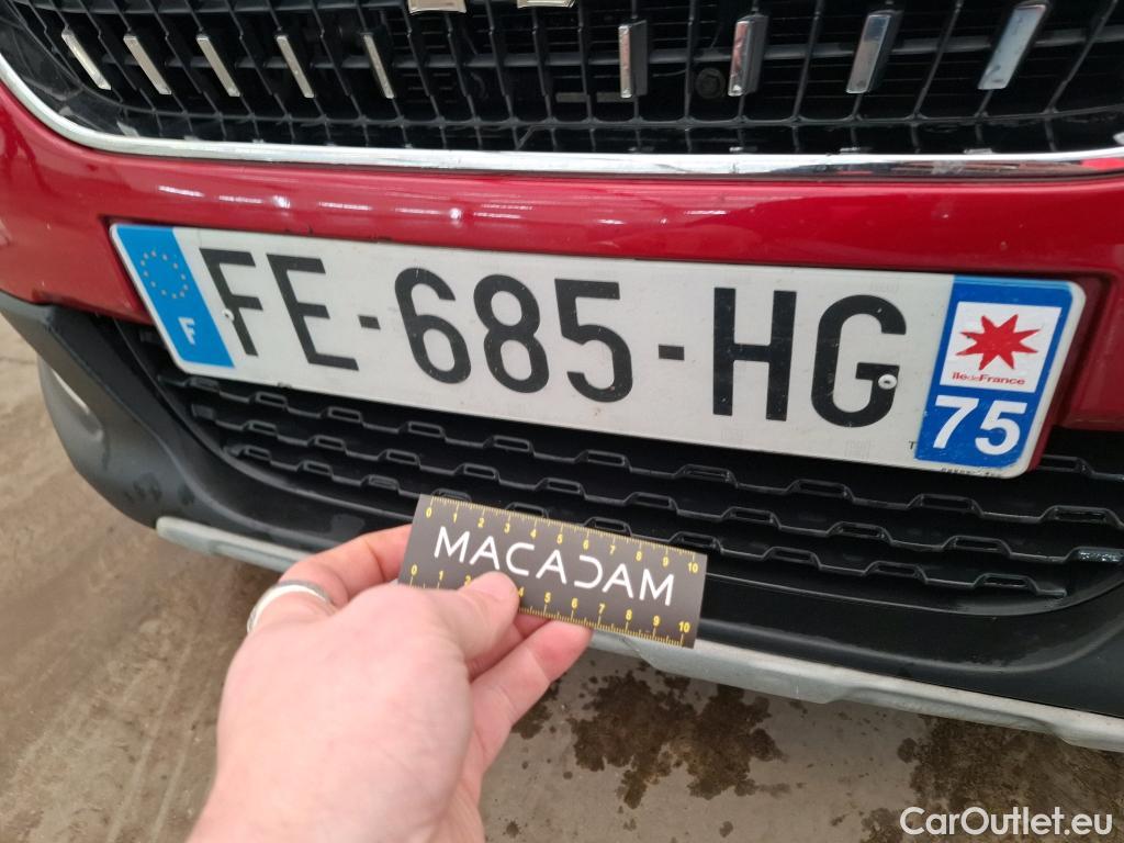  Peugeot  2008  Allure Business 1.2 PureTech 110CV BVA6 E6 #64