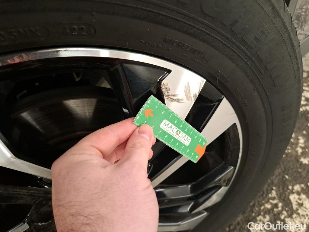  Peugeot  2008  Allure 1.5 HDi 130CV BVA8 E6d #18