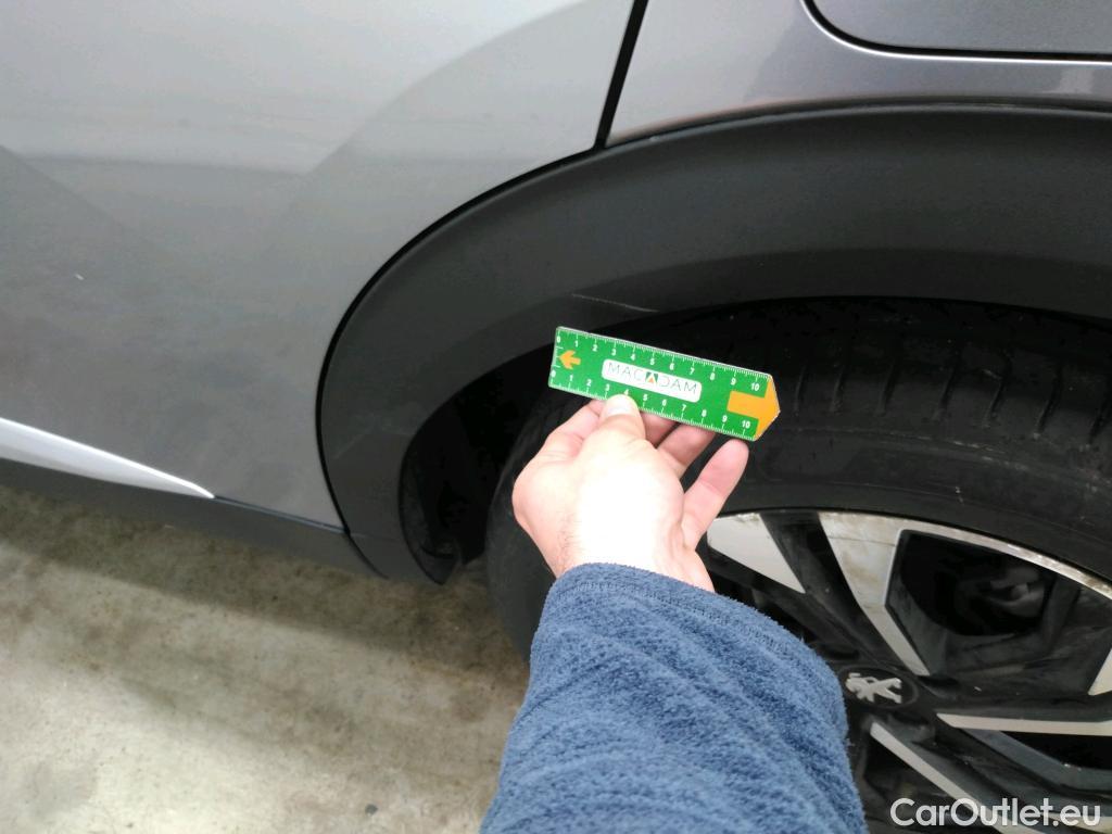  Peugeot  2008  Allure Pack 1.5 HDi 130CV BVA8 E6d #23