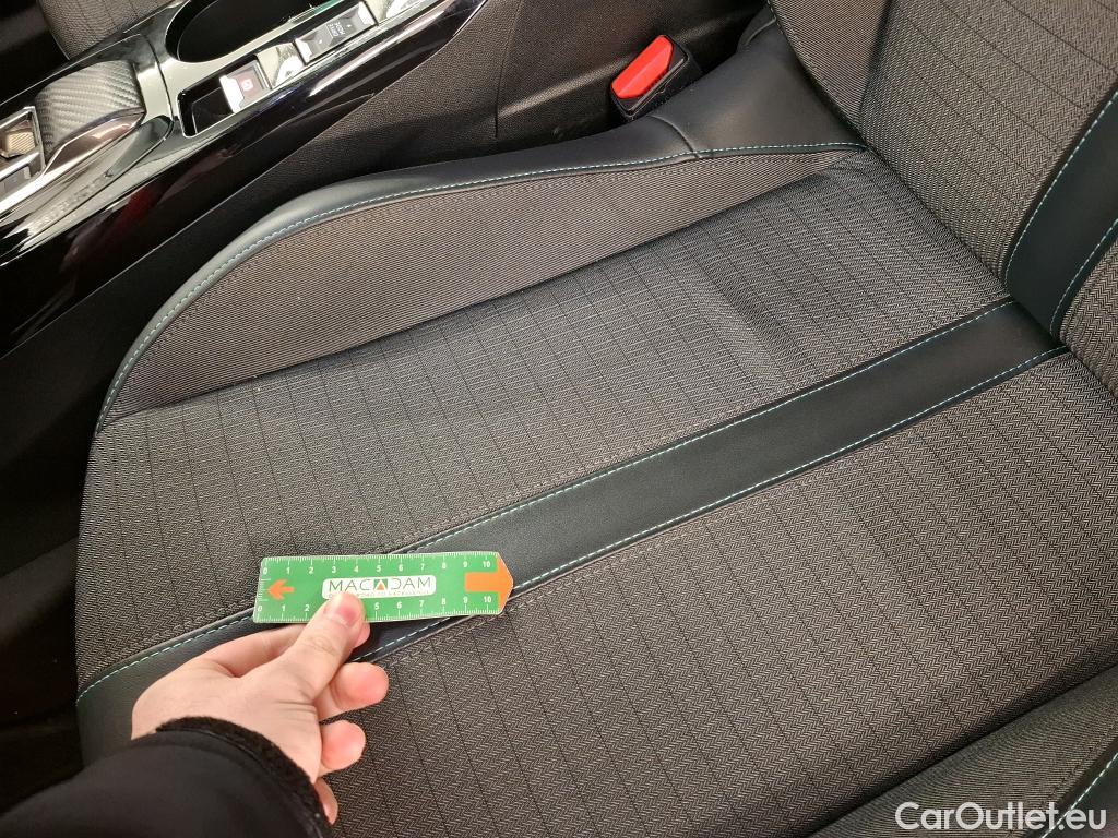  Peugeot  2008  Allure 1.5 HDi 130CV BVA8 E6d #28