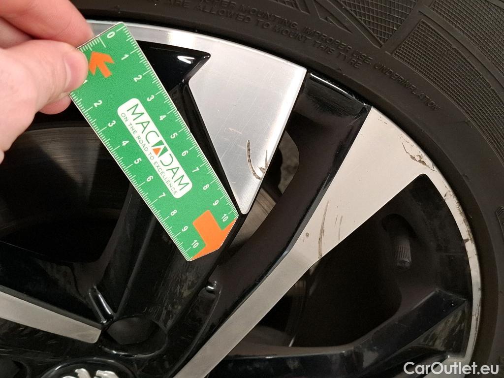  Peugeot  2008  Allure Business 1.5 HDi 130CV BVA8 E6d #36