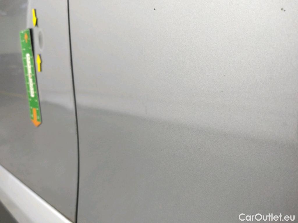  Peugeot  2008  Allure Pack 1.5 HDi 130CV BVA8 E6d #17