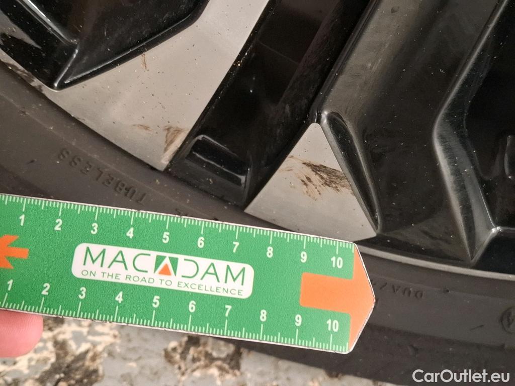  Peugeot  2008  Allure 1.5 HDi 130CV BVA8 E6d #26