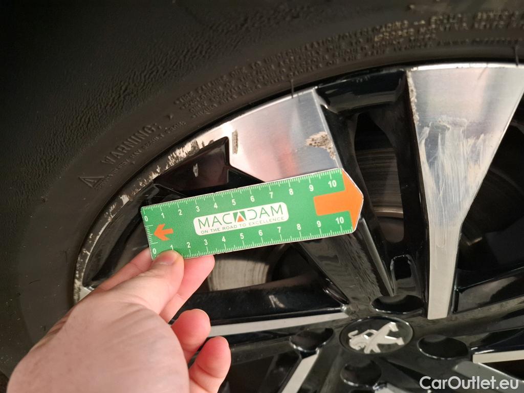  Peugeot  2008  Allure 1.5 HDi 130CV BVA8 E6d #23