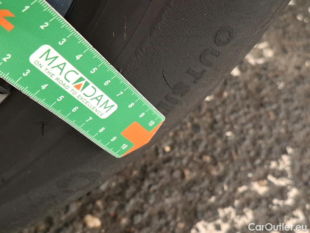  Peugeot  2008  Allure 1.5 HDi 130CV BVA8 E6d #10