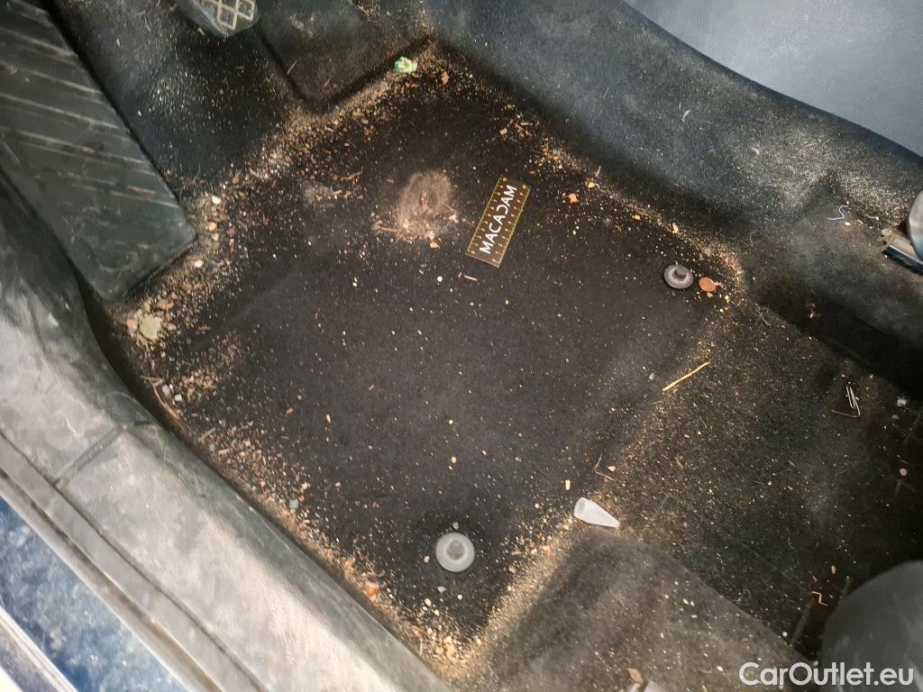  Skoda  Karoq SKODA  / 2017 / 5P / SUV 1.5 TSI ACT 150ch Ambition #26