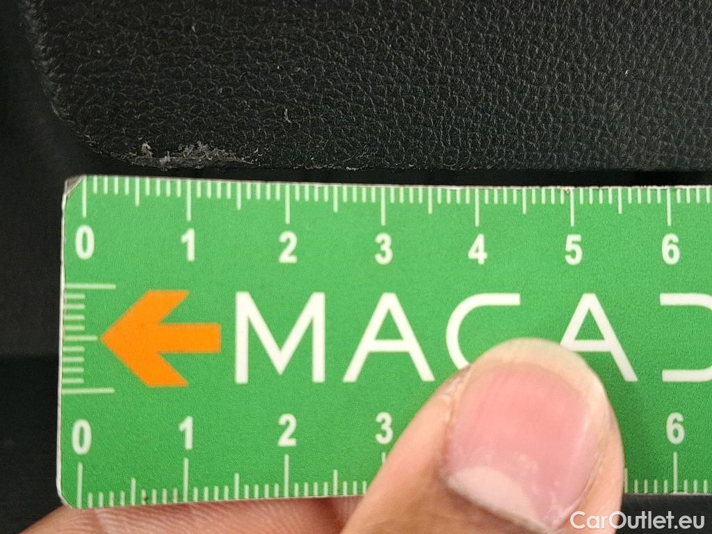  Volkswagen  Golf  VOLKSWAGEN / 2020 / 5P / Berline 2.0 TDI SCR 115 DSG7 Life Busi #33