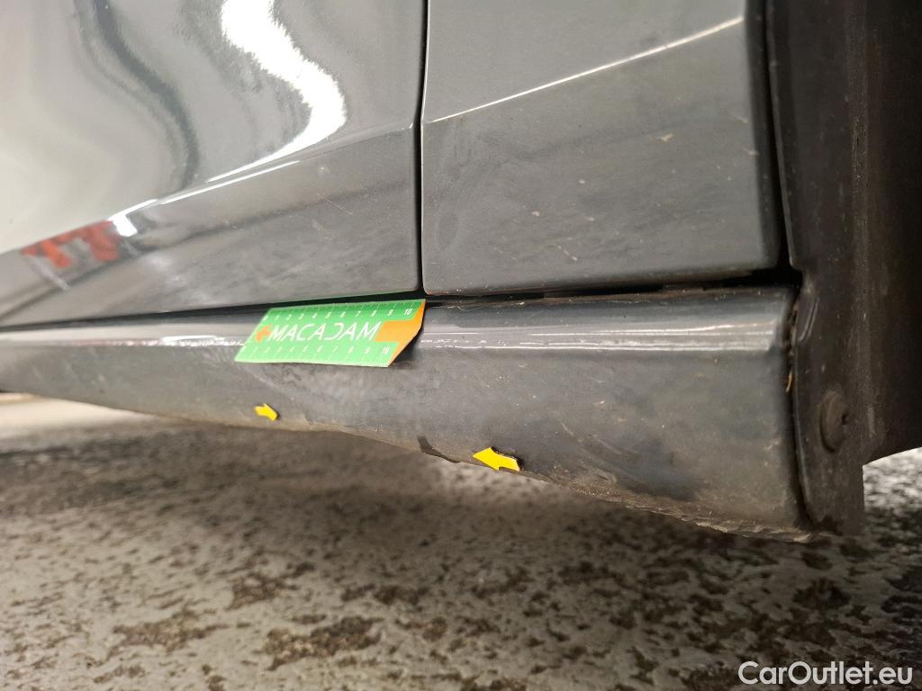  Volkswagen  Golf  VOLKSWAGEN / 2020 / 5P / Berline 2.0 TDI SCR 115 DSG7 Life Busi #1