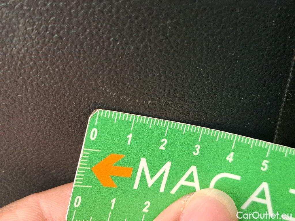  Volkswagen  Golf  VOLKSWAGEN / 2020 / 5P / Berline 2.0 TDI SCR 115 DSG7 Life Busi #29