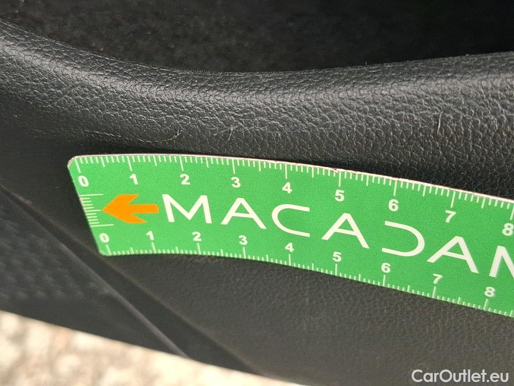  Volkswagen  Golf  VOLKSWAGEN / 2020 / 5P / Berline 2.0 TDI SCR 115 DSG7 Life Busi #23