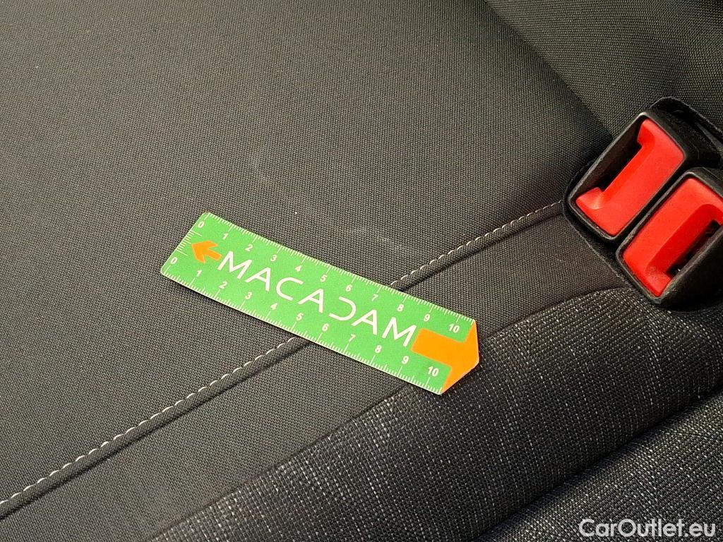  Volkswagen  Golf  VOLKSWAGEN / 2020 / 5P / Berline 2.0 TDI SCR 115 DSG7 Life Busi #40