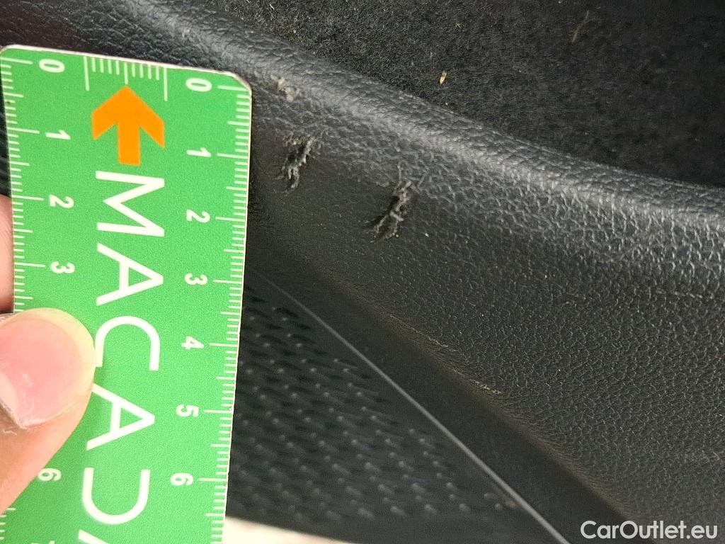  Volkswagen  Golf  VOLKSWAGEN / 2020 / 5P / Berline 2.0 TDI SCR 115 DSG7 Life Busi #24