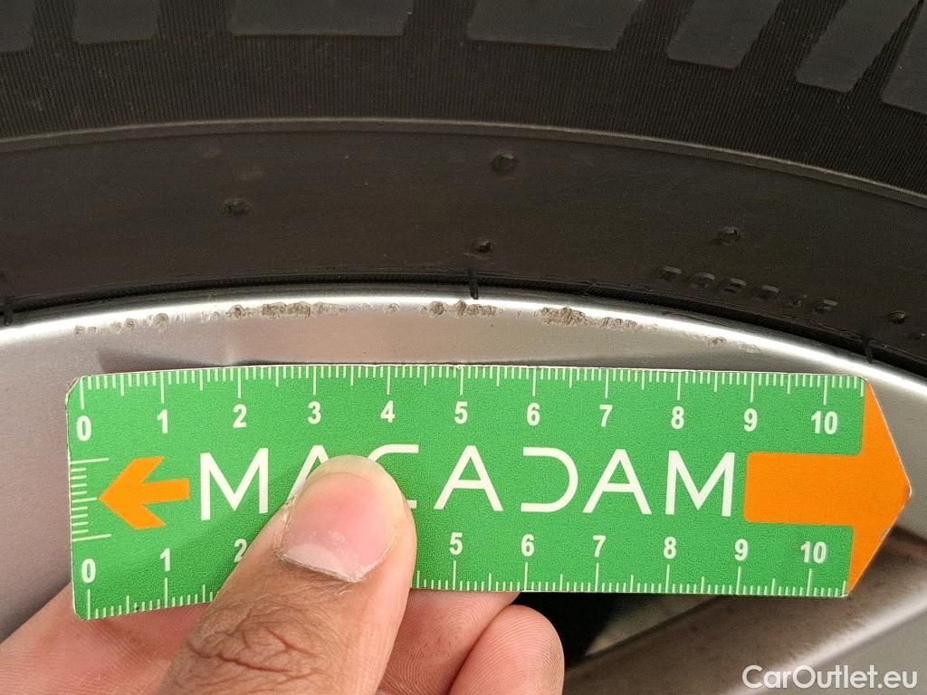  Volkswagen  Golf  VOLKSWAGEN / 2020 / 5P / Berline 2.0 TDI SCR 115 DSG7 Life Busi #10