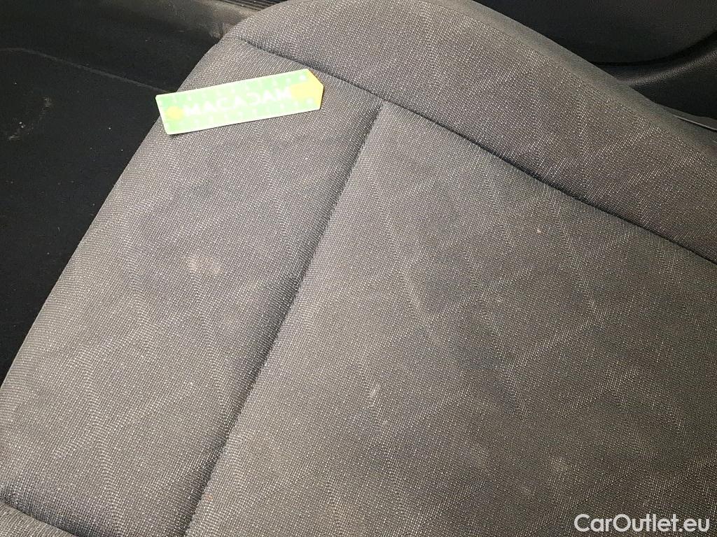  Volkswagen  Golf  VOLKSWAGEN / 2020 / 5P / Berline 2.0 TDI SCR 115 DSG7 Life Busi #38