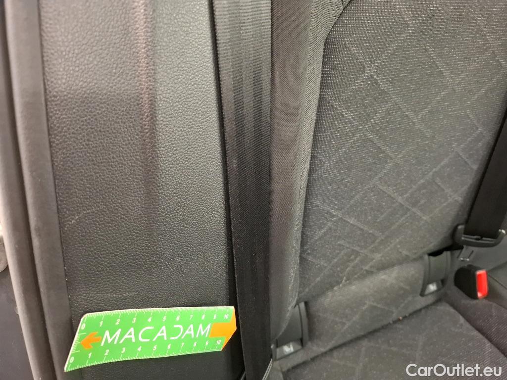  Volkswagen  Golf  VOLKSWAGEN / 2020 / 5P / Berline 2.0 TDI SCR 115 DSG7 Life Busi #26