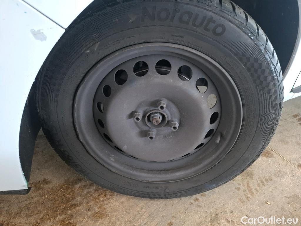  Renault  Clio  IV Air MediaNav 1.5 dCi 75CV BVM5 E6 #43