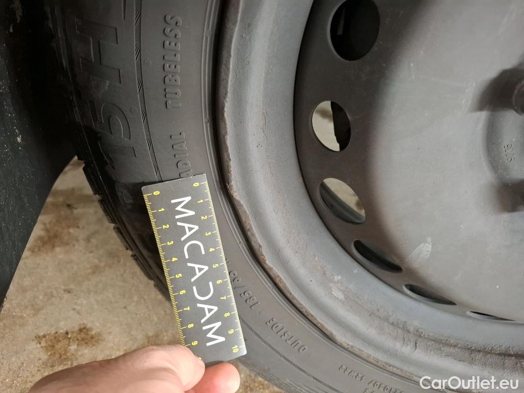  Renault  Clio  IV Air MediaNav 1.5 dCi 75CV BVM5 E6 #47