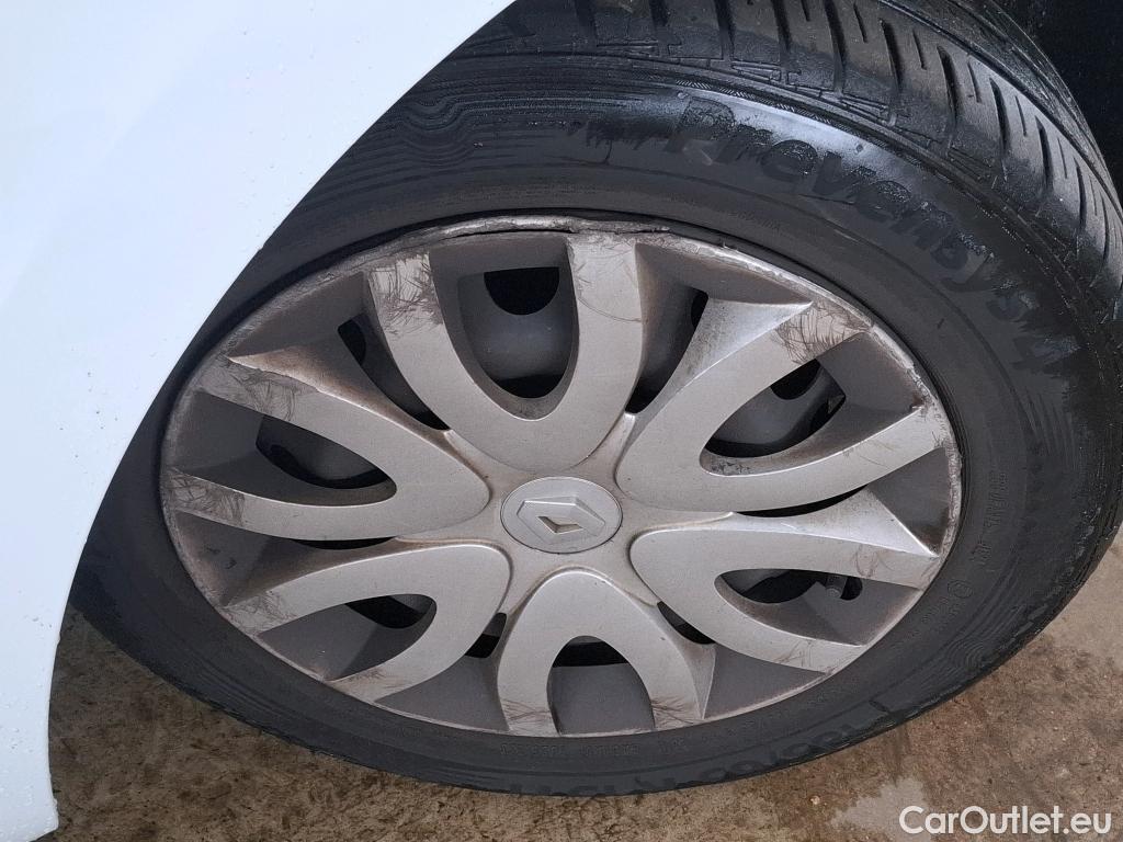  Renault  Clio  IV Air MediaNav 1.5 dCi 75CV BVM5 E6 #63