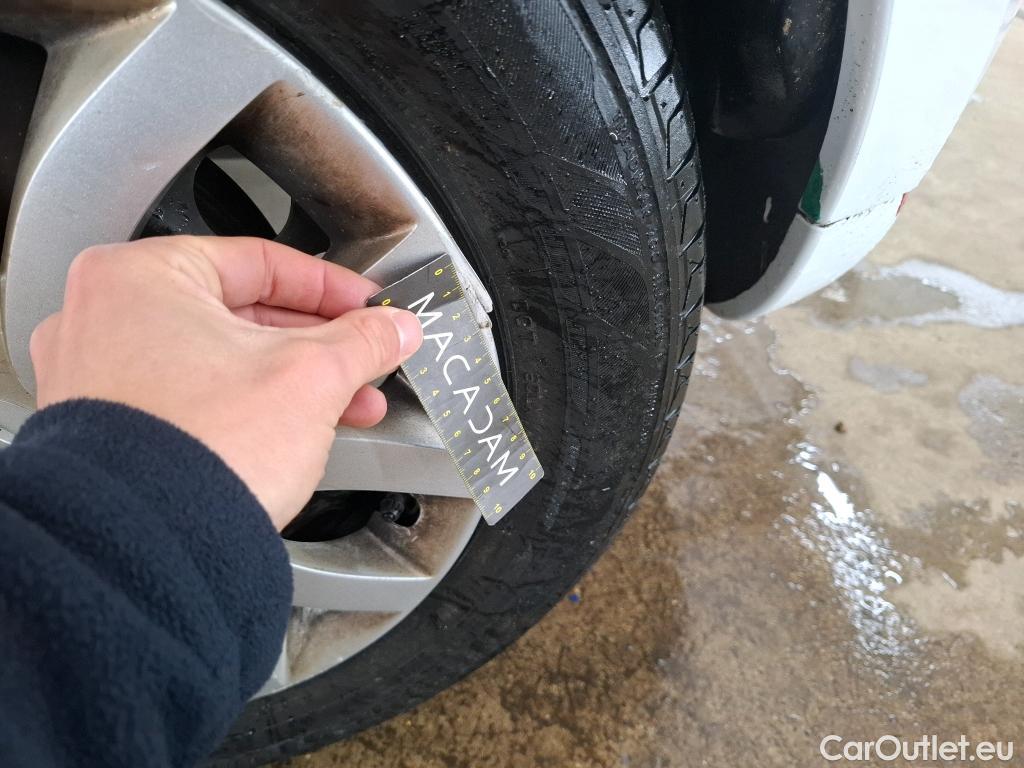  Renault  Clio  IV Air MediaNav 1.5 dCi 90CV BVM5 E6 #53