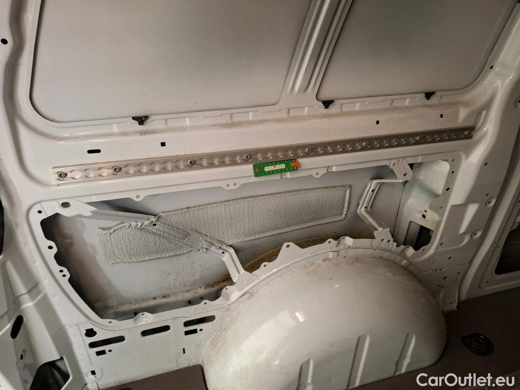  Mercedes  Vito MERCEDES-BENZ  Long / 2020 / 4P / Fourgon tôlé e- 60KWH Long #52