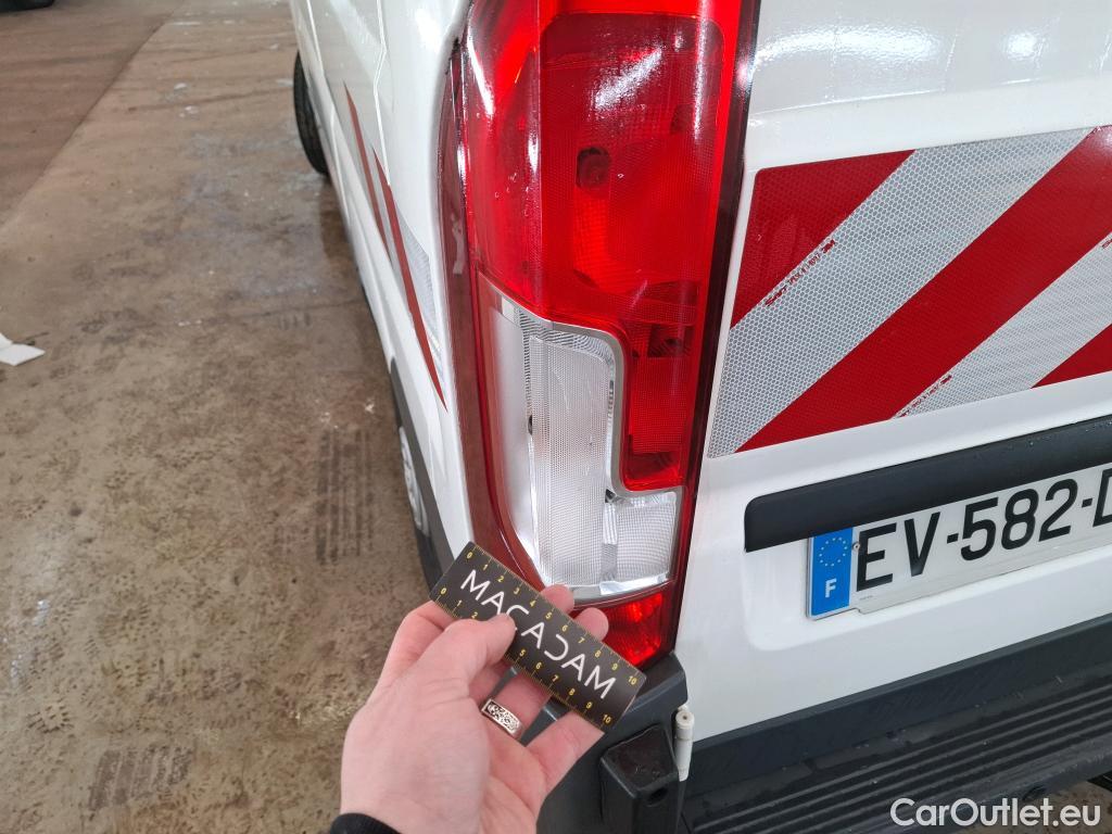  Peugeot  Boxer PEUGEOT  / 2014 / 4P / Fourgon tôlé 2.0 BLUEHDI 110 PREMIUM PA 333 L1H2 #1