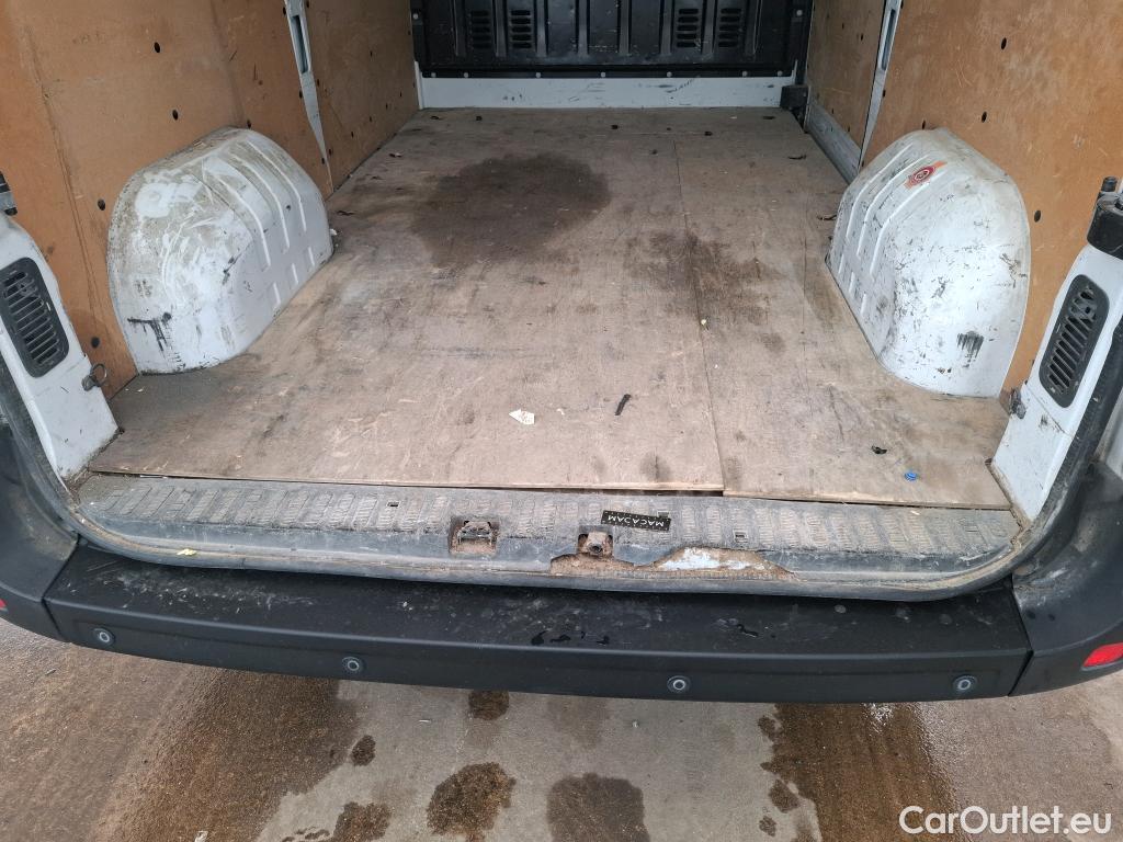  Renault  Master  III Fourgon L2H2 3 5 Grand Confort dCi #23