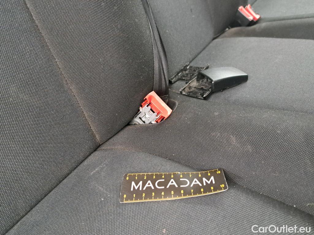  Renault  Master RENAULT  / 2019 / 4P / Fourgon tôlé CA Tr GCF F3500 L2H2 dCi 135 #52