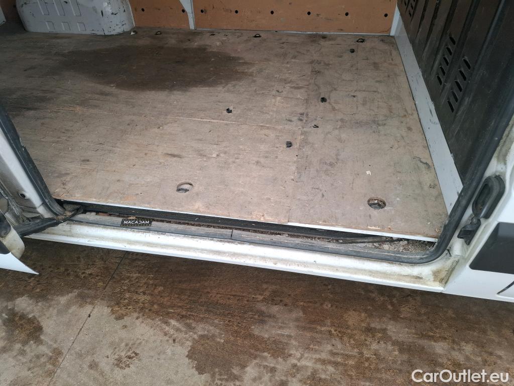  Renault  Master  III Fourgon L2H2 3 5 Grand Confort dCi #18