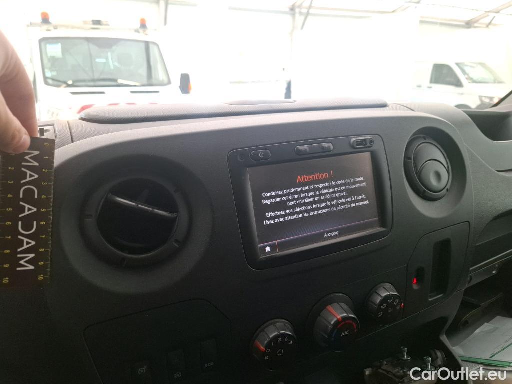  Renault  Master  III Fourgon L2H2 3 5 Grand Confort dCi #25