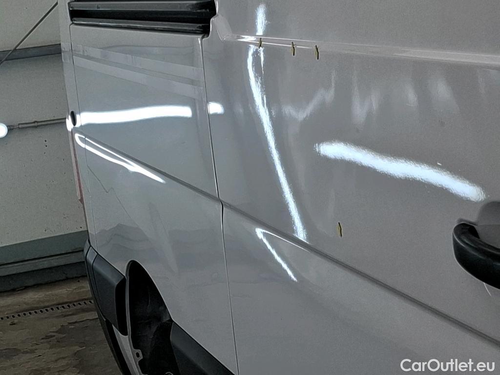  Renault  Master  III Fourgon L2H2 3 5 Grand Confort dCi #8